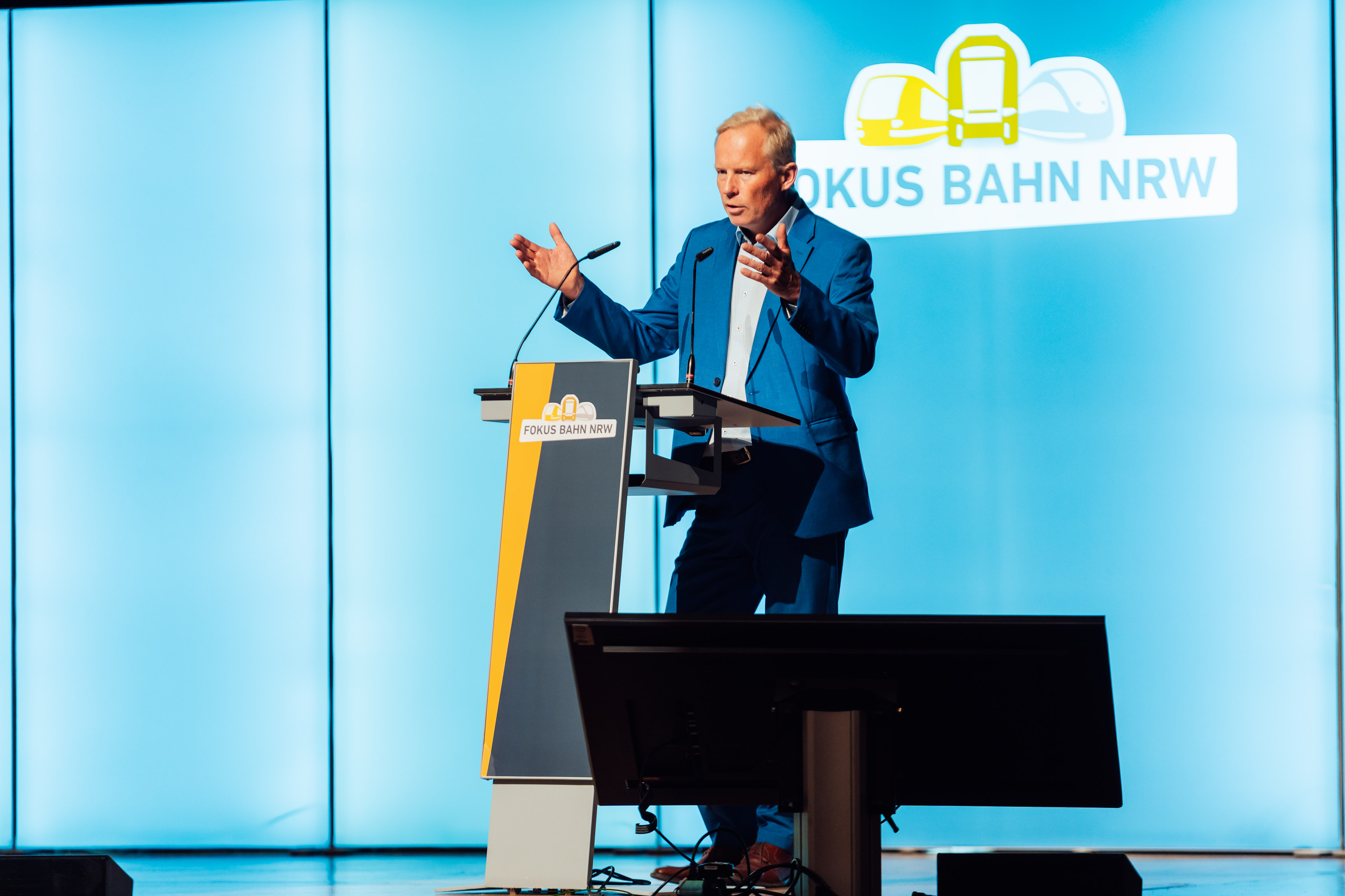 - öffnet Bild in größerer Ansicht