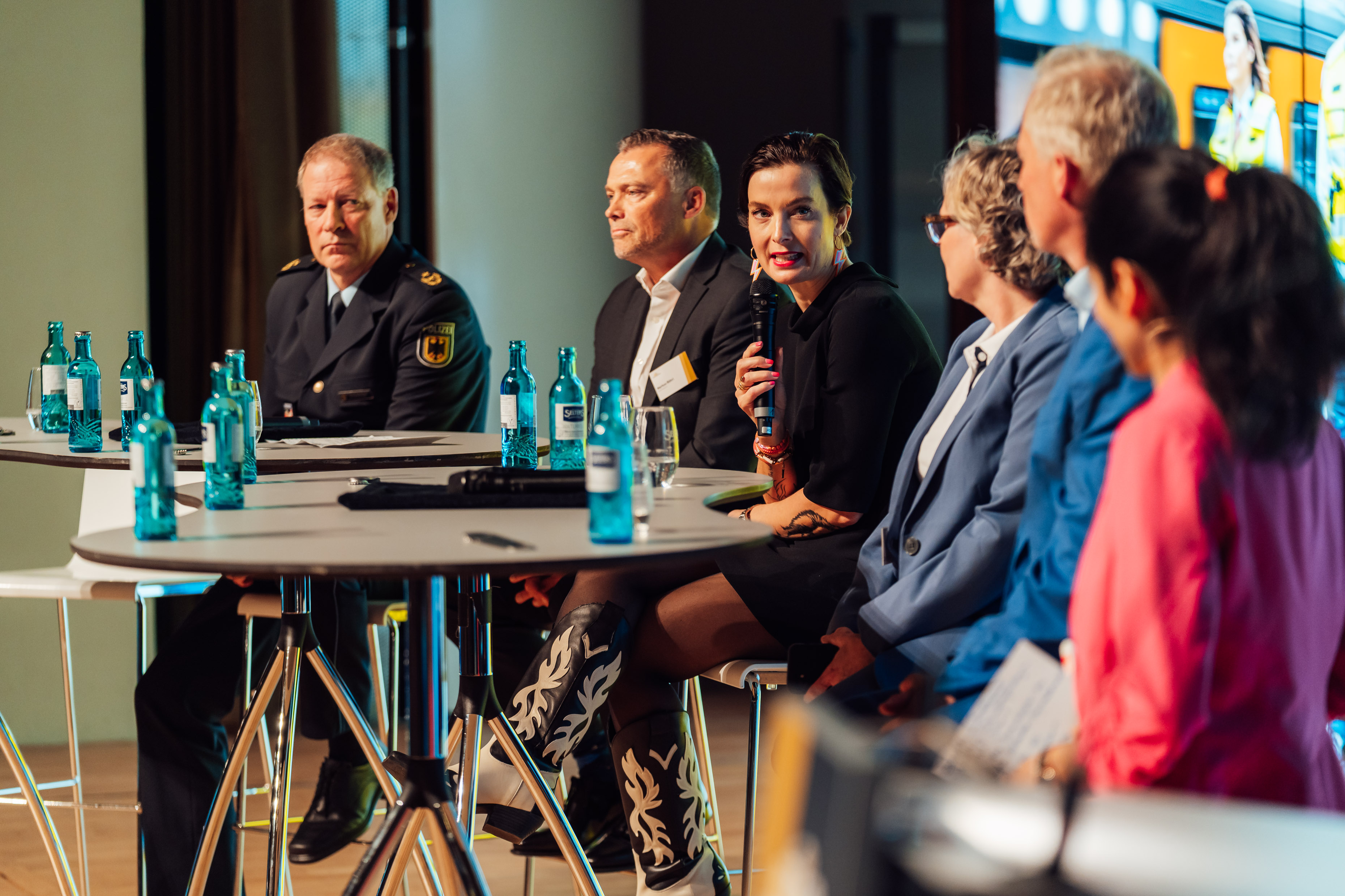 - öffnet Bild in größerer Ansicht